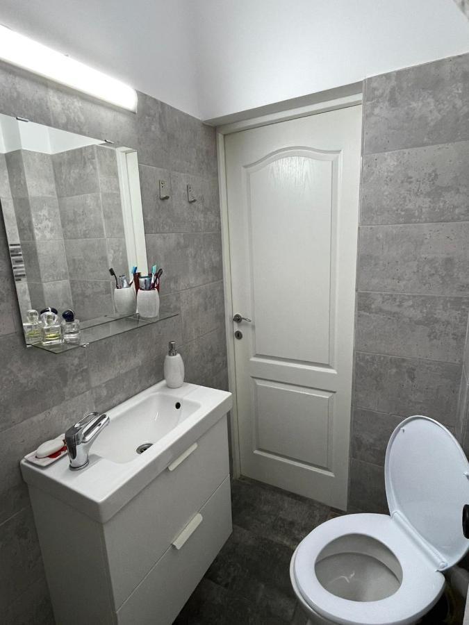 Centru Charming New Apartament Piata Universitate Apartment Bucharest Luaran gambar