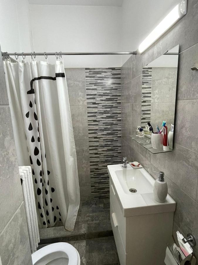 Centru Charming New Apartament Piata Universitate Apartment Bucharest Luaran gambar
